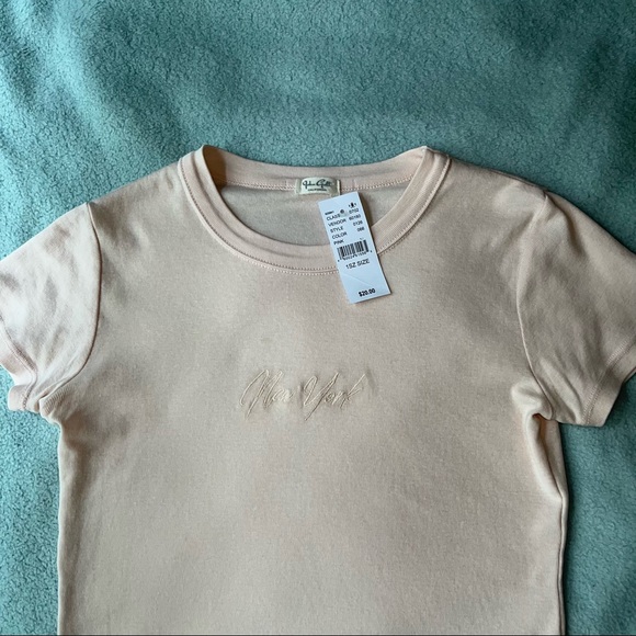 NWT Brandy Melville Peach New York Embroidered Baby Tee - Picture 6 of 8